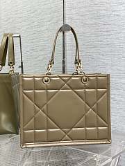 Dior medium beige esential tote bag  - 3