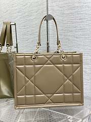 Dior medium beige esential tote bag  - 4