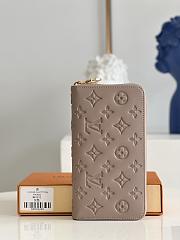 Louis Vuitton long tan wallet  - 5