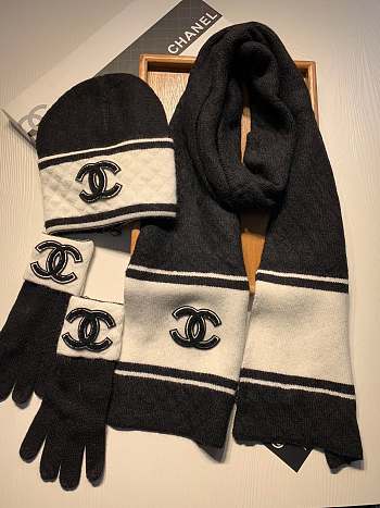 Chanel black hat glove scarf (a set)
