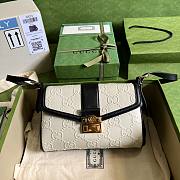 Gucci white medium GG shoulder bag - 1