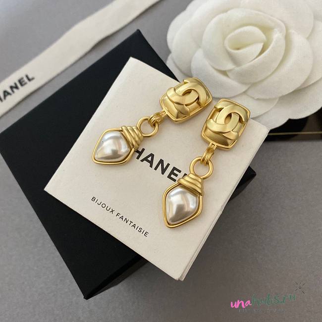 Chanel long pearl earings 02 - 1