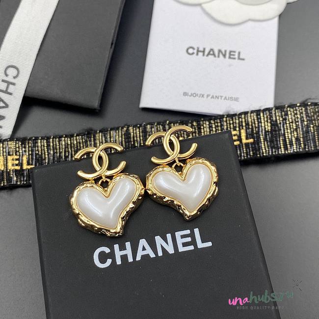 Chanel pearl heart earings  - 1