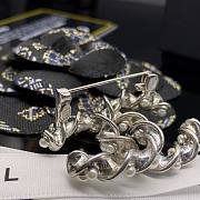 Chanel silver brooch 13 - 3