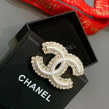 Chanel brooch 16