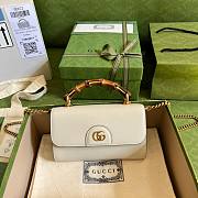 Gucci Diana mini white shoulder bag - 1