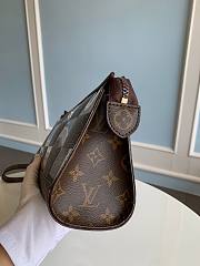 Louis Vuitton standing pouch M81588  - 4