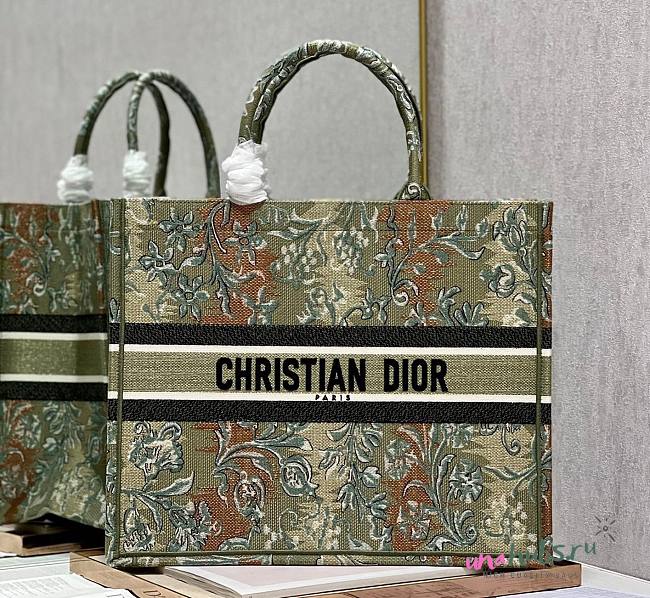 Dior Large Book Tote Green Embroidery 41 Bag - 1