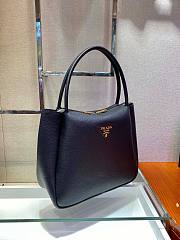 Prada medium logo-plaque tote bag - 2