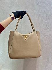 Prada medium logo-plaque beige tote bag - 2