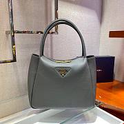 Prada medium logo-plaque gray tote bag - 1