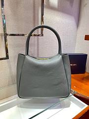 Prada medium logo-plaque gray tote bag - 2