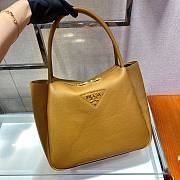 Prada medium logo-plaque brown tote bag - 5