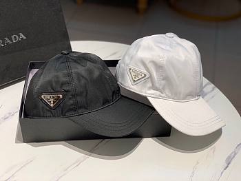 Prada hat ( white/ black)