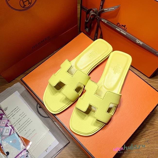 Hermes yellow slippers  - 1