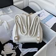 Chanel white calfskin backpack - 4