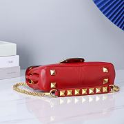 Valentino Garavani Stud Sign red leather bag - 3