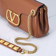 Valentino Garavani Stud Sign brown leather bag - 5