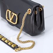 Valentino Garavani Stud Sign black leather bag - 3