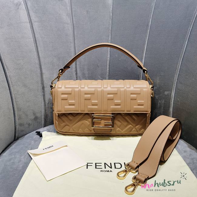 Fendi Baguette beige leather bag 26cm - 1