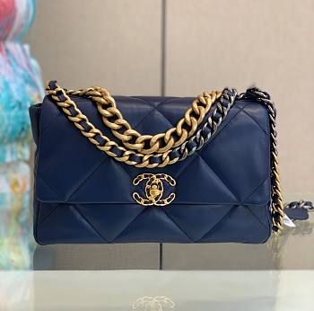 chanel 19 flap bag size