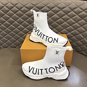 Louis Vuitton Men Run White Sneaker  - 1