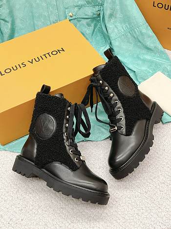 Louis Vuitton Territory Flat ranger black boots