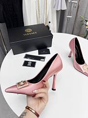 Versace Medusa pink pumps  - 5