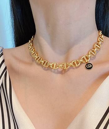 Dior necklace 
