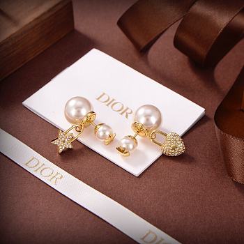 Dior pearl lock and star earings 