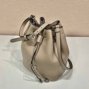 Prada beige leather bucket bag - 6