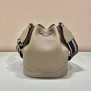 Prada beige leather bucket bag - 4