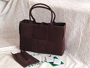 Bottega Veneta Intrecciato lamp skin tote dark brown velvet bag 609175 - 1