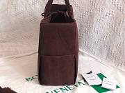 Bottega Veneta Intrecciato lamp skin tote dark brown velvet bag 609175 - 4