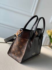 Louis Vuitton On My Side PM in black M53823  - 4