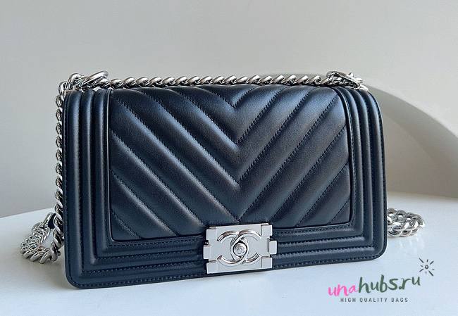 Chanel Medium Chevron Black Lampskin Boy Bag 25cm - 1