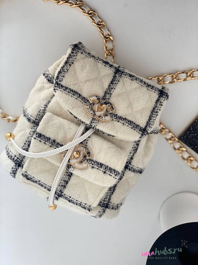 Chanel white tweed bag - 1