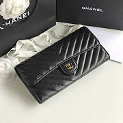 Chanel black chevron lambskin gold hardware wallet - 4