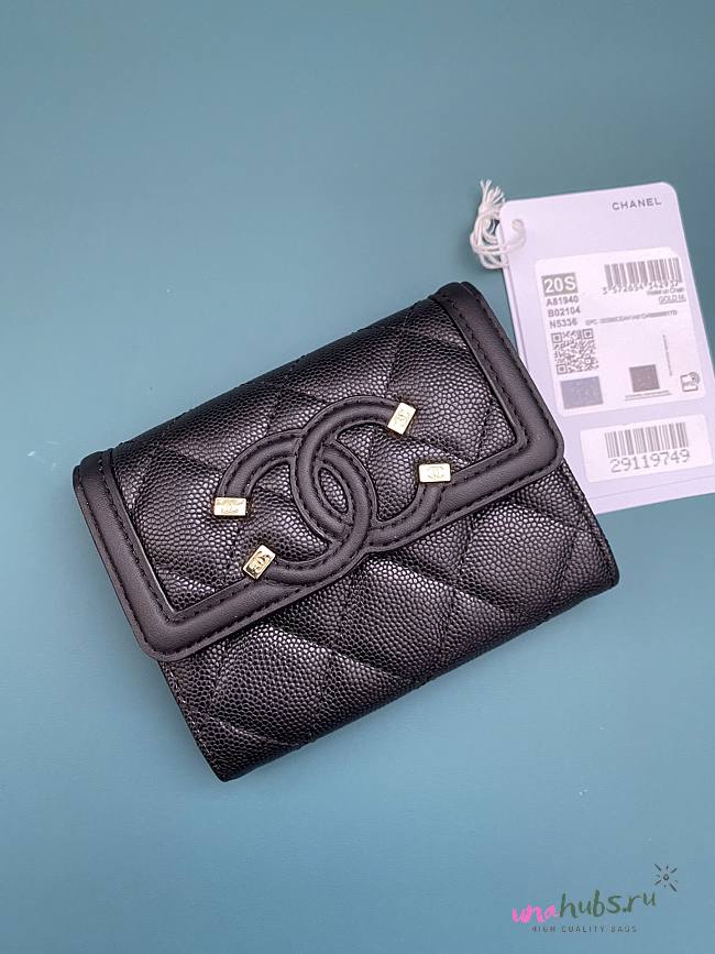 Chanel CC compact black caviar wallet - 1