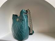 Chanel 22p hobo blue lambskin gold hardware bag - 4