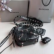 Balenciaga Le Cagole leather crossbody bag - 2