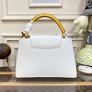 Louis Vuitton Capucines White Ostrich leather PM bag - 4