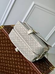 Louis Vuitton Saumur PM Shoulder Bag - 2