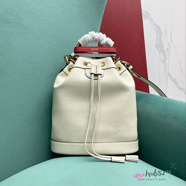 Gucci GG Diana Small Bucket White Leather Bag - 1