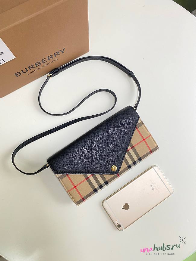 Burberry vintage check detachable strap wallet - 1