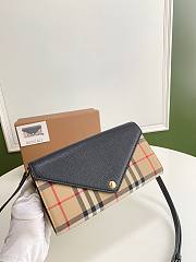 Burberry vintage check detachable strap wallet - 4