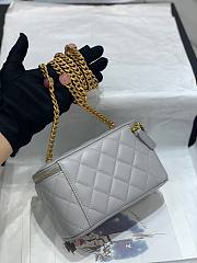 Chanel 22B mini vanity lambskin pearl strap bag - 6