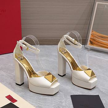 Valentino One Stud white patent leather platform heels 