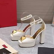 Valentino One Stud white patent leather platform heels  - 3