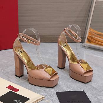 Valentino One Stud beige patent leather platform heels